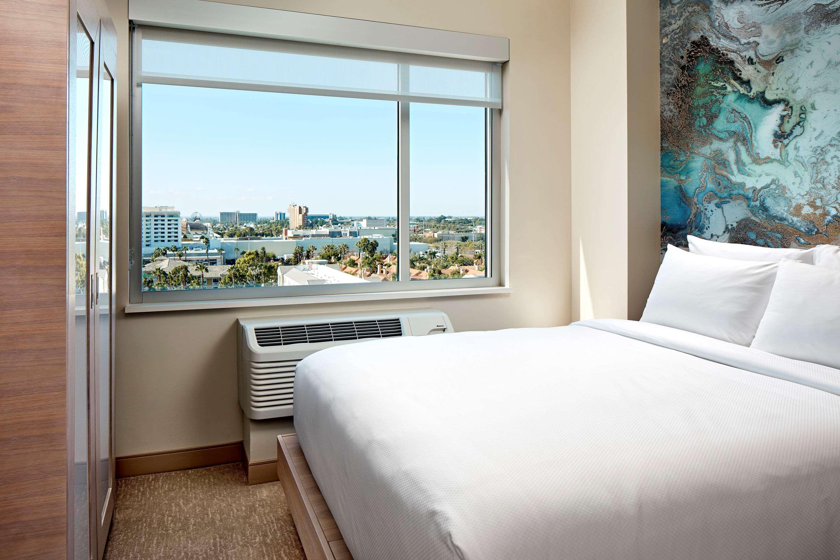 Cambria Hotel & Suites Anaheim Resort Area Екстер'єр фото