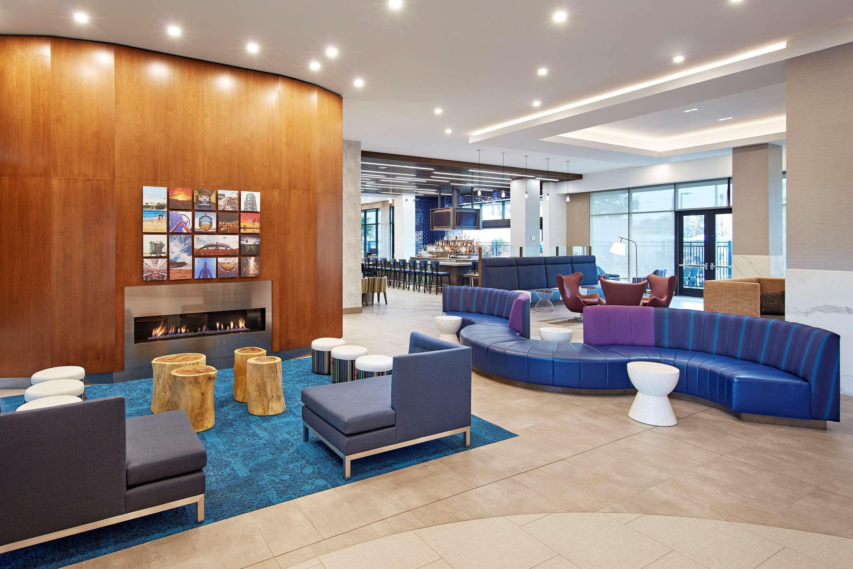 Cambria Hotel & Suites Anaheim Resort Area Екстер'єр фото