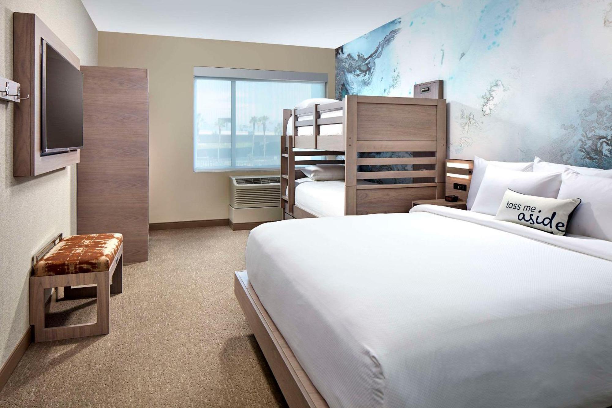 Cambria Hotel & Suites Anaheim Resort Area Екстер'єр фото