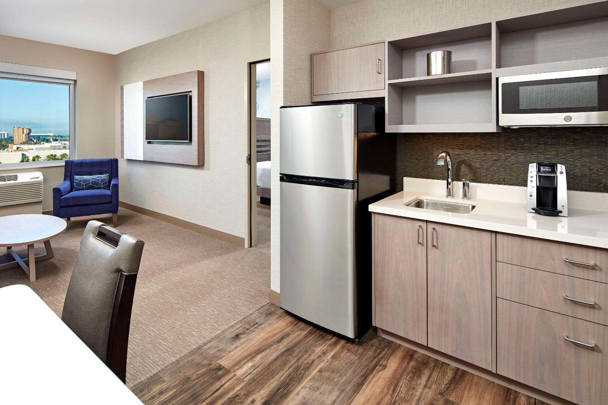 Cambria Hotel & Suites Anaheim Resort Area Екстер'єр фото