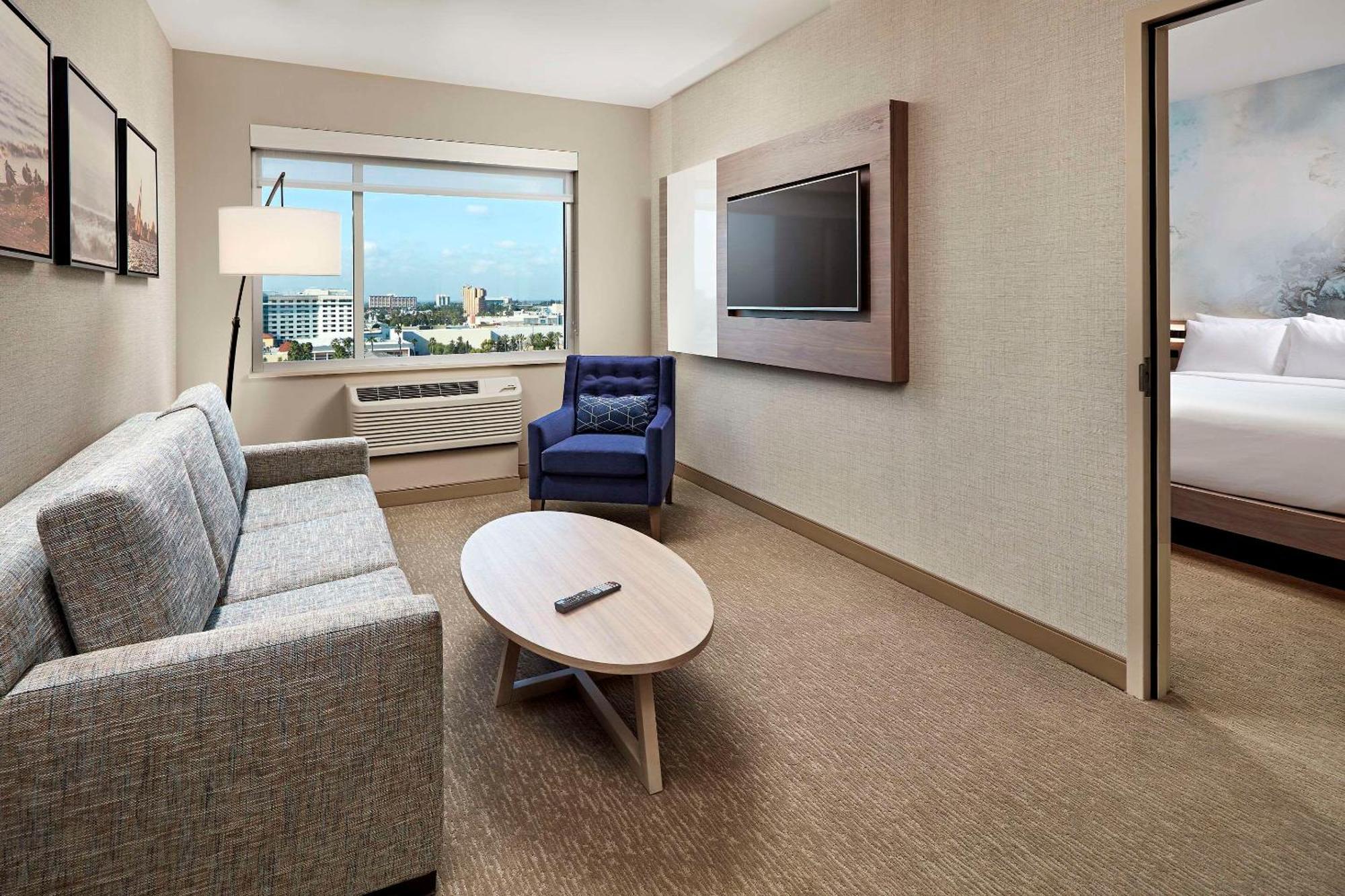Cambria Hotel & Suites Anaheim Resort Area Екстер'єр фото