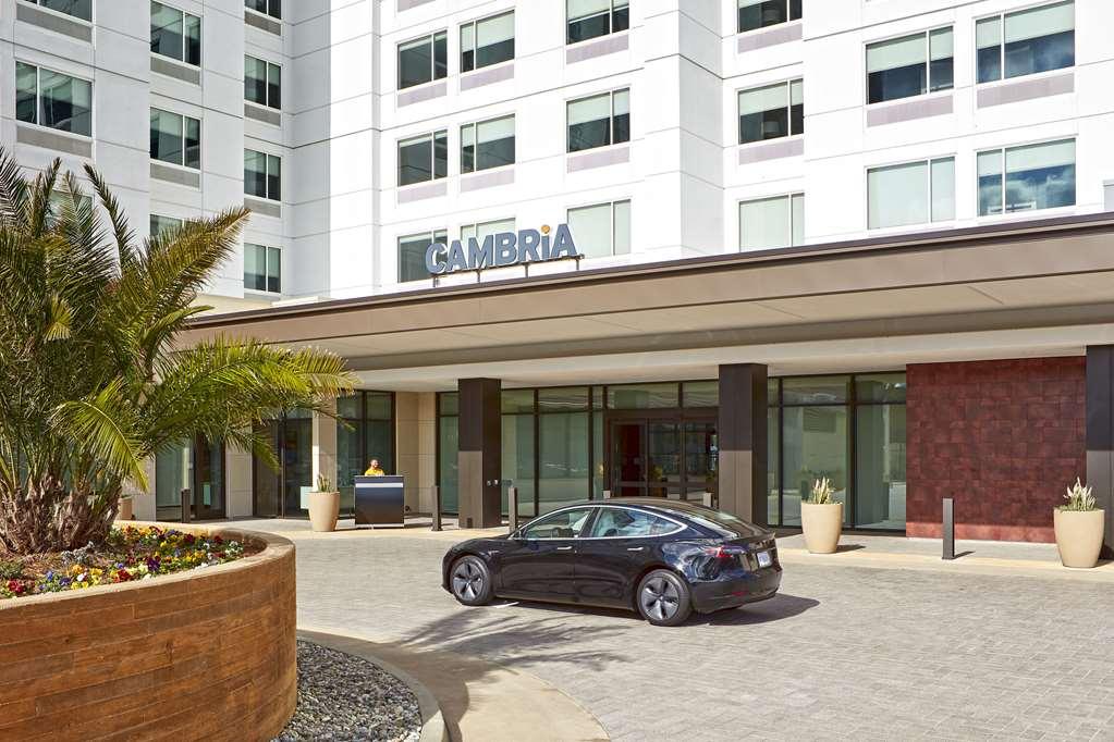 Cambria Hotel & Suites Anaheim Resort Area Екстер'єр фото